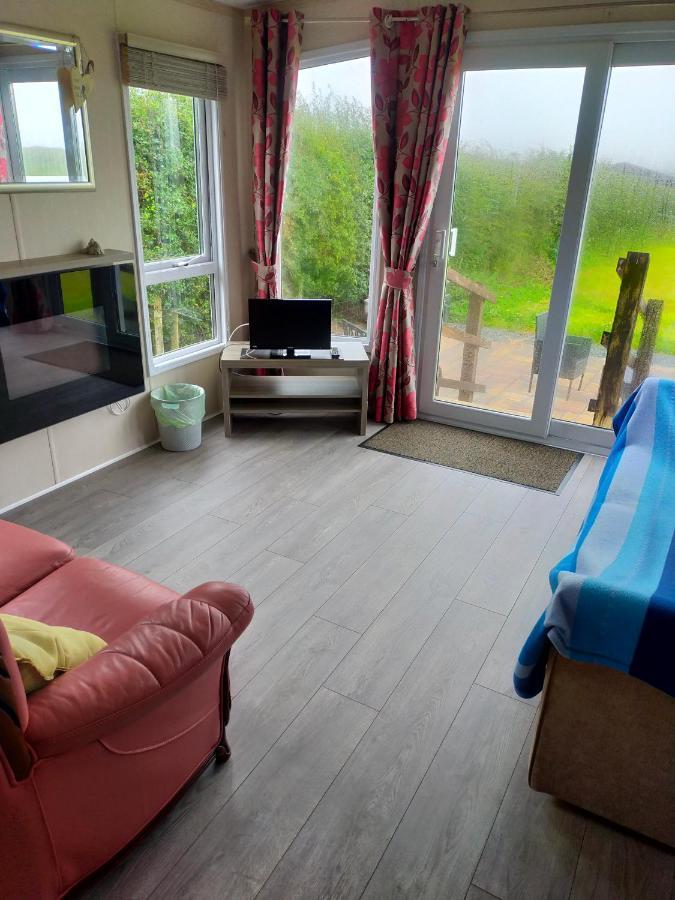 Slieve Croob Cosy Caravan Finnis Εξωτερικό φωτογραφία